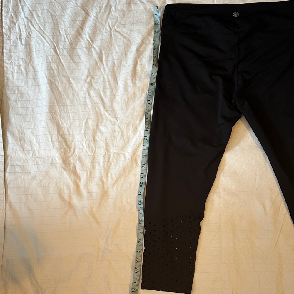 GAIAM Black Leggings - Picture 6 of 6